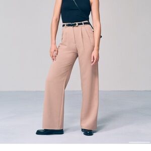 NEW WITH TAGS Abercrombie Sloane Tailored Trouser in Tan